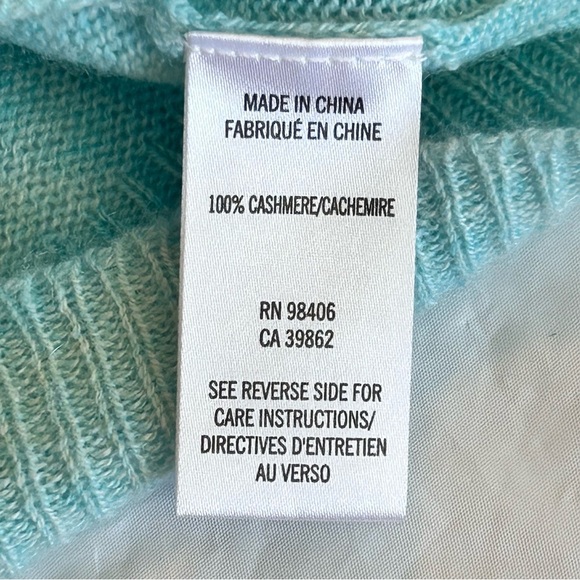 Theory Women’s Adriana 100% Cashmere V-Neck Sweater Size PT Aqua lightweight - Picture 10 of 12